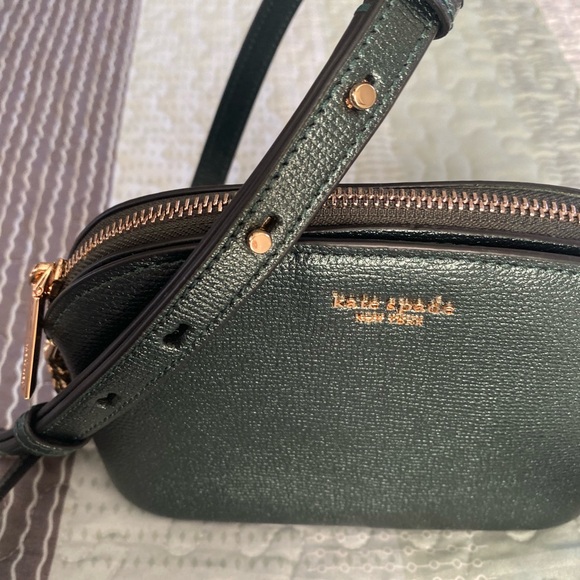 kate spade iridescent green purse with gold chain hardware. - Picture 3 of 6